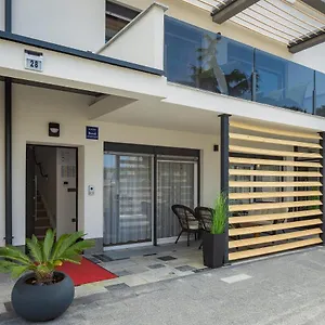Crostar Apartment