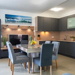 Klara Apartment